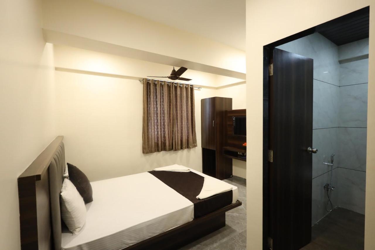 Hotel R K Residency Mahape Navi Mumbai Zewnętrze zdjęcie