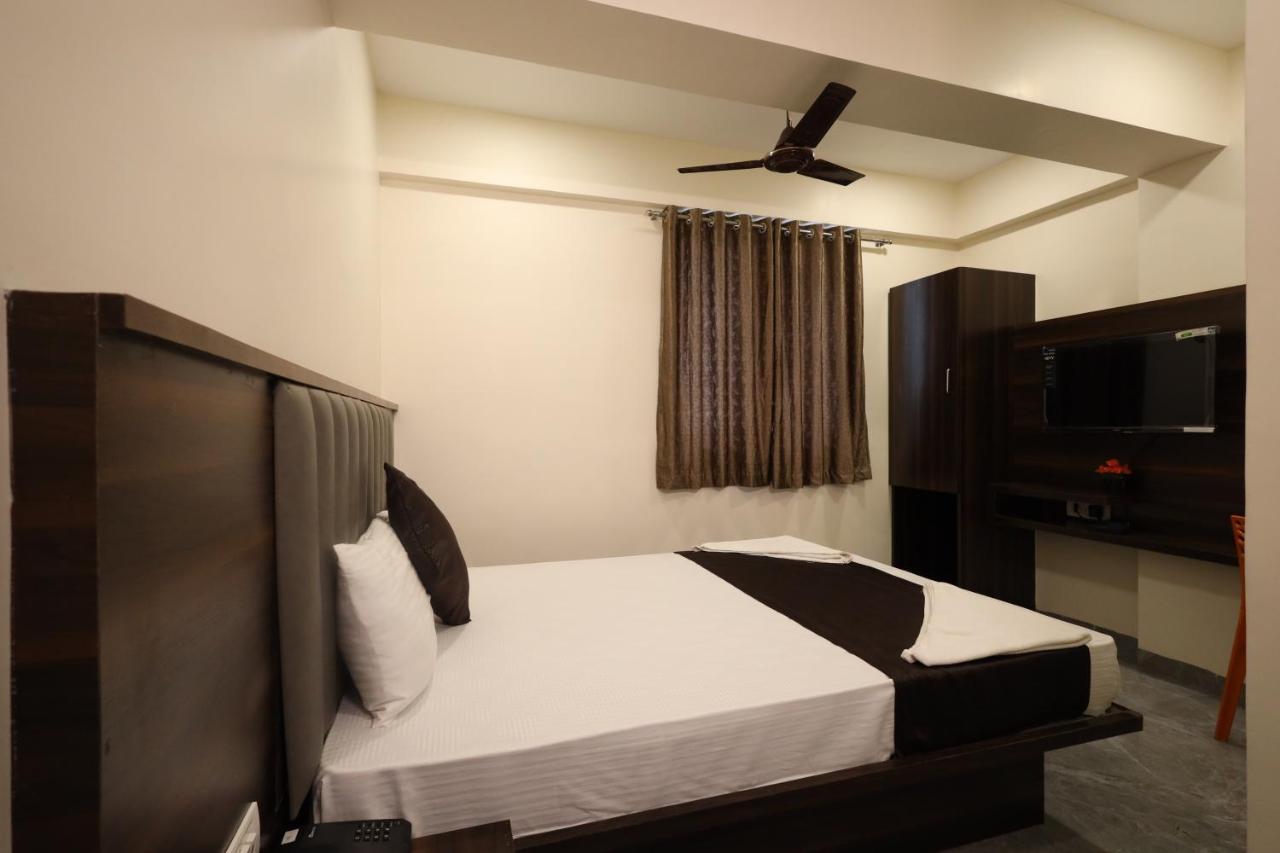 Hotel R K Residency Mahape Navi Mumbai Zewnętrze zdjęcie