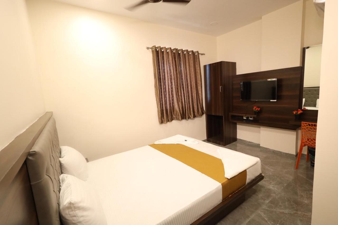 Hotel R K Residency Mahape Navi Mumbai Zewnętrze zdjęcie