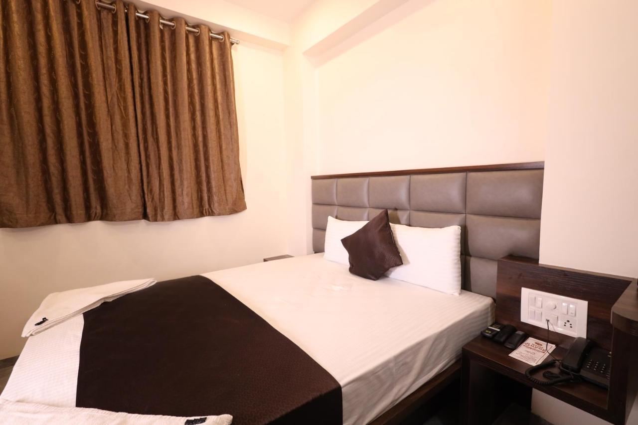 Hotel R K Residency Mahape Navi Mumbai Zewnętrze zdjęcie